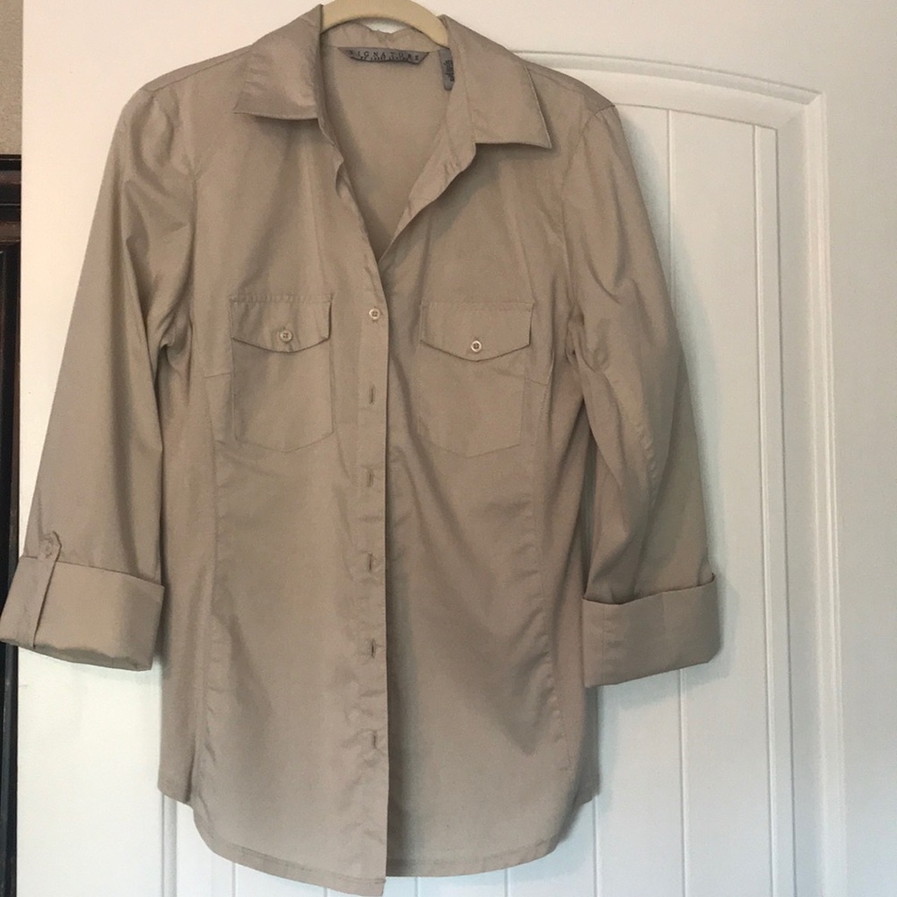 Tan button down with stretch panels on sides NWT